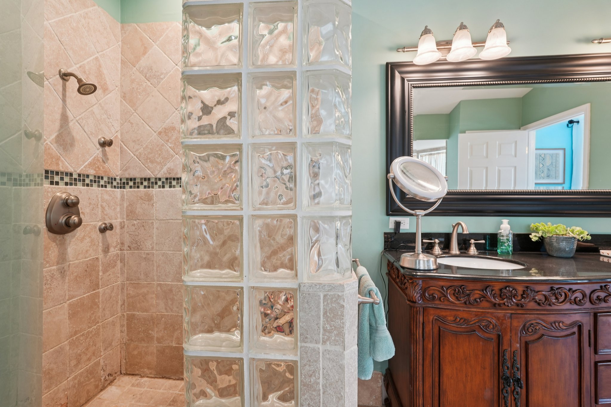 SE 20th Pl-S2103-038.jpg