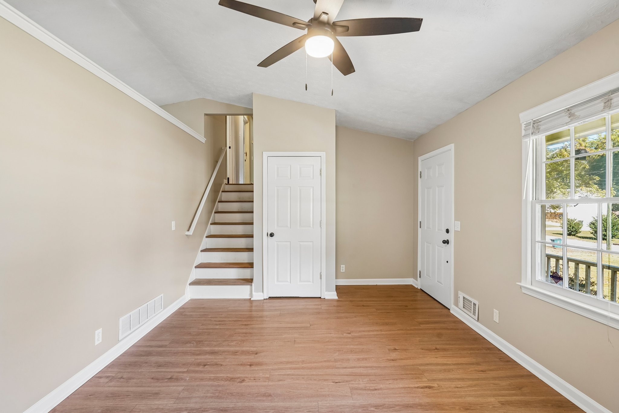 Suncrest Ct-S2410-005.jpg