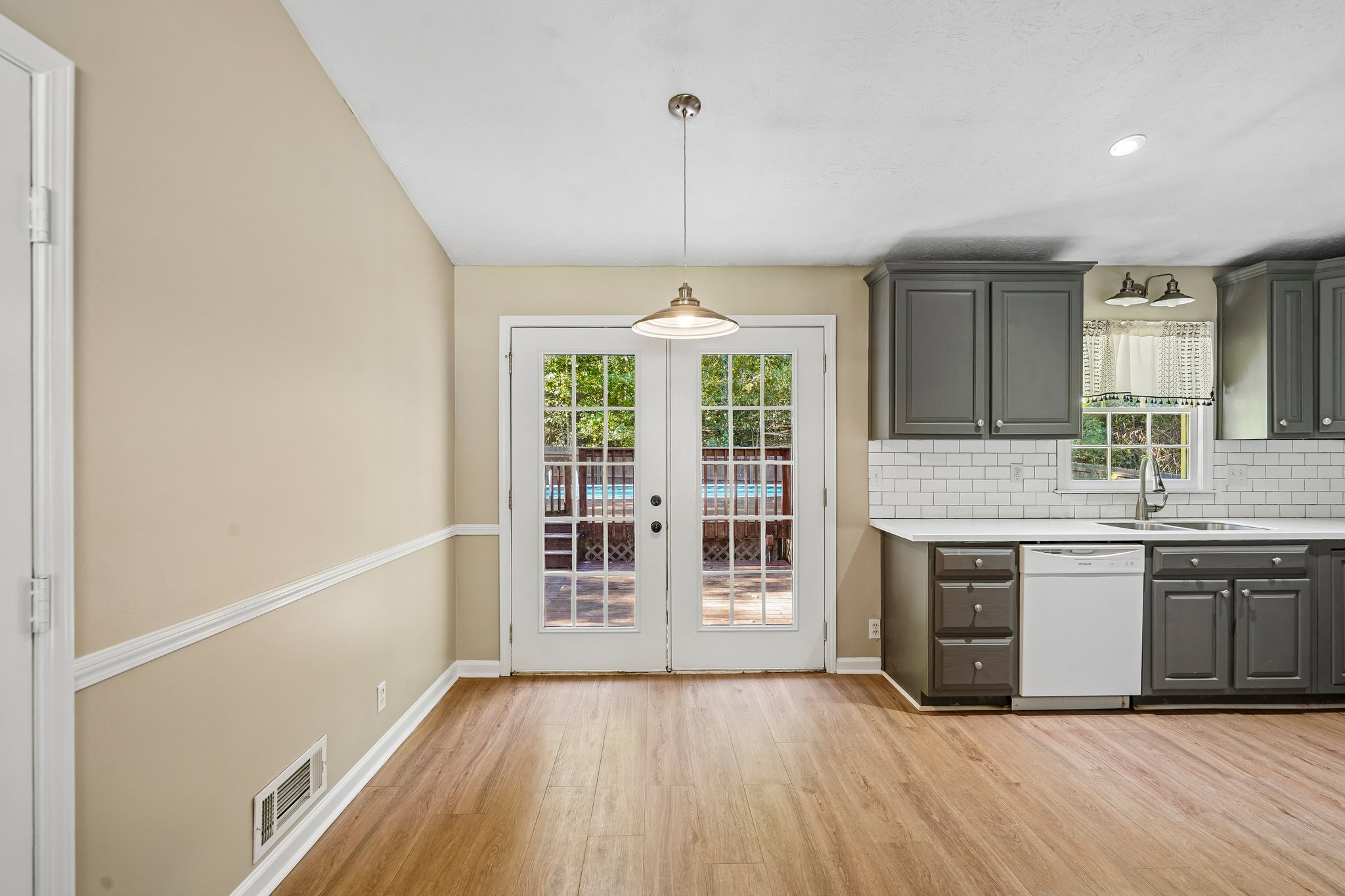 Suncrest Ct-S2410-010.jpg