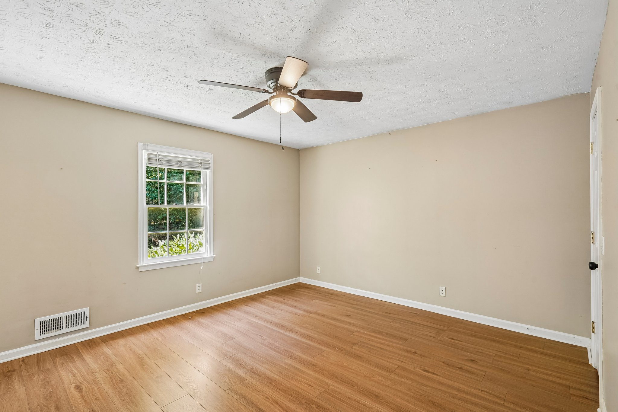 Suncrest Ct-S2410-019.jpg