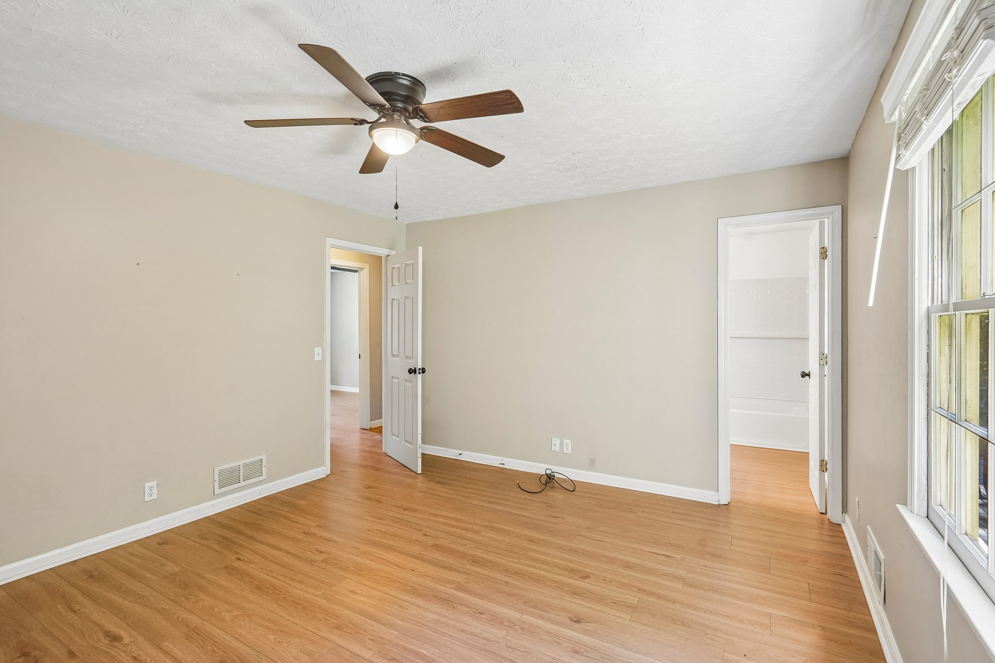 Suncrest Ct-S2410-020.jpg
