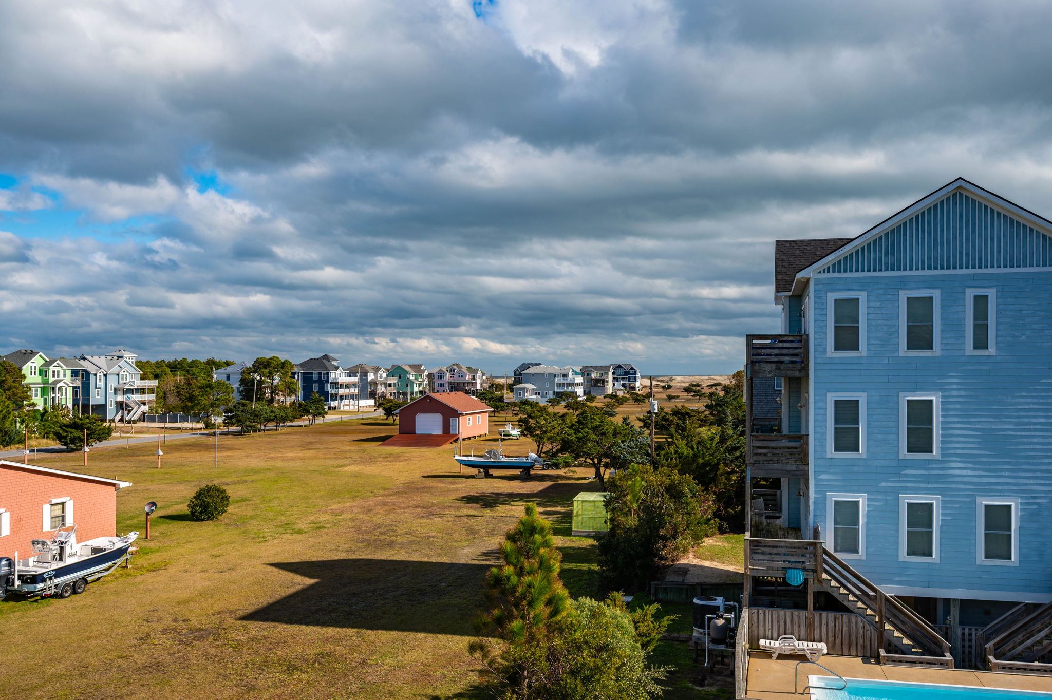 25203-Bold-Dune-TL-Rear-Deck-View-East