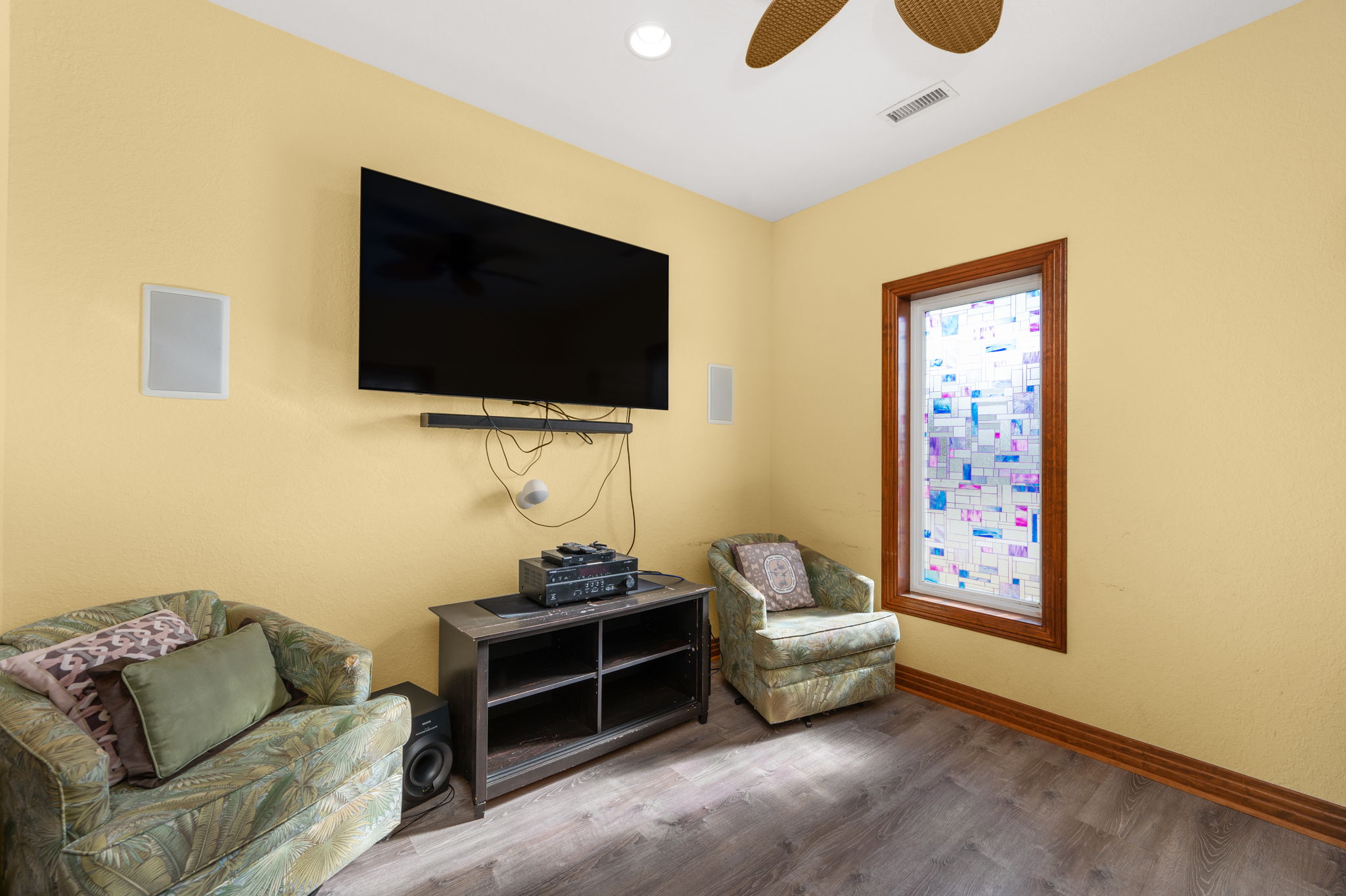 25203-Bold-Dune-BL-Movie-Room-V2