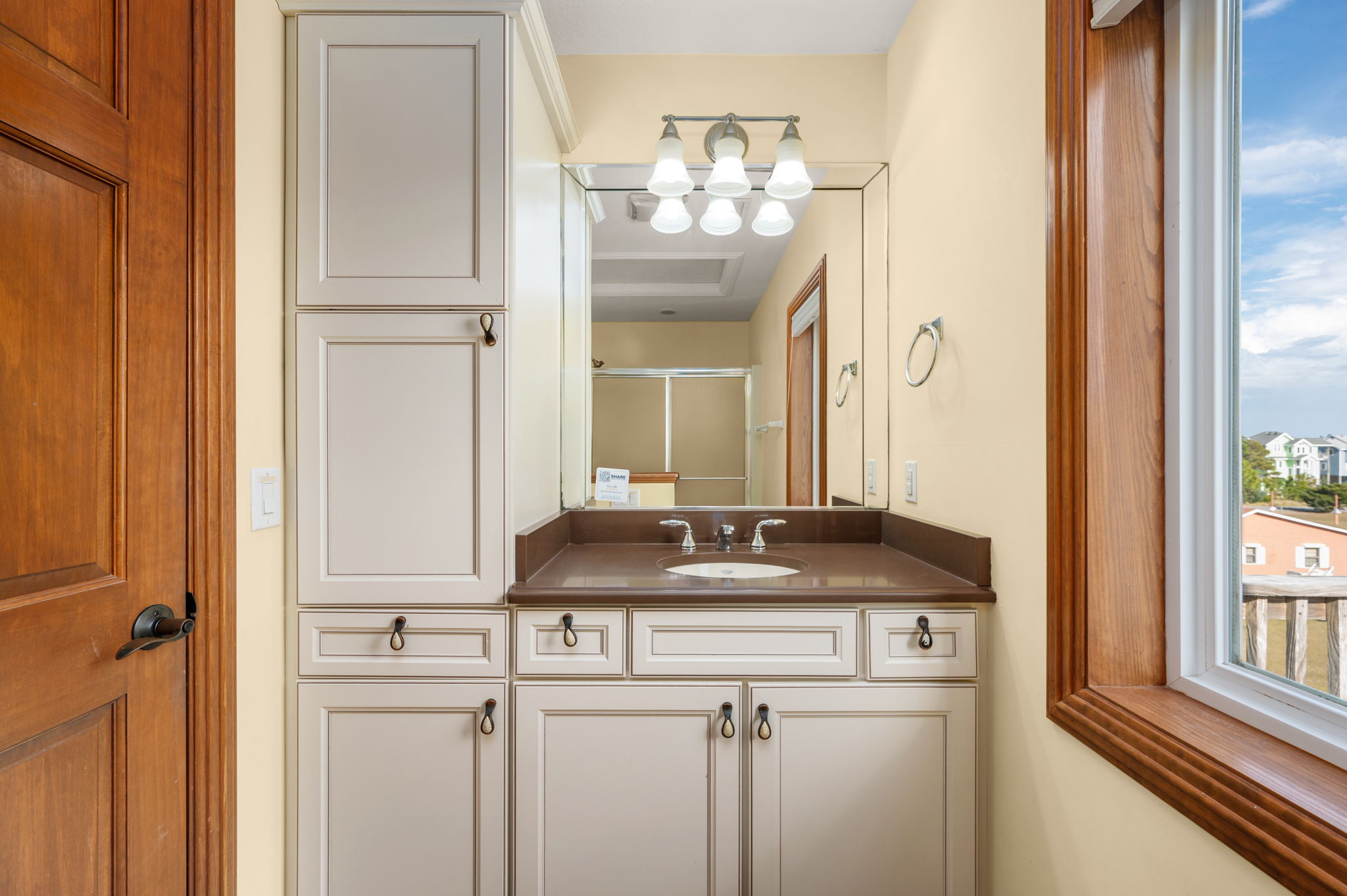 25203-Bold-Dune-TL-BR4-Private-Bath-V2