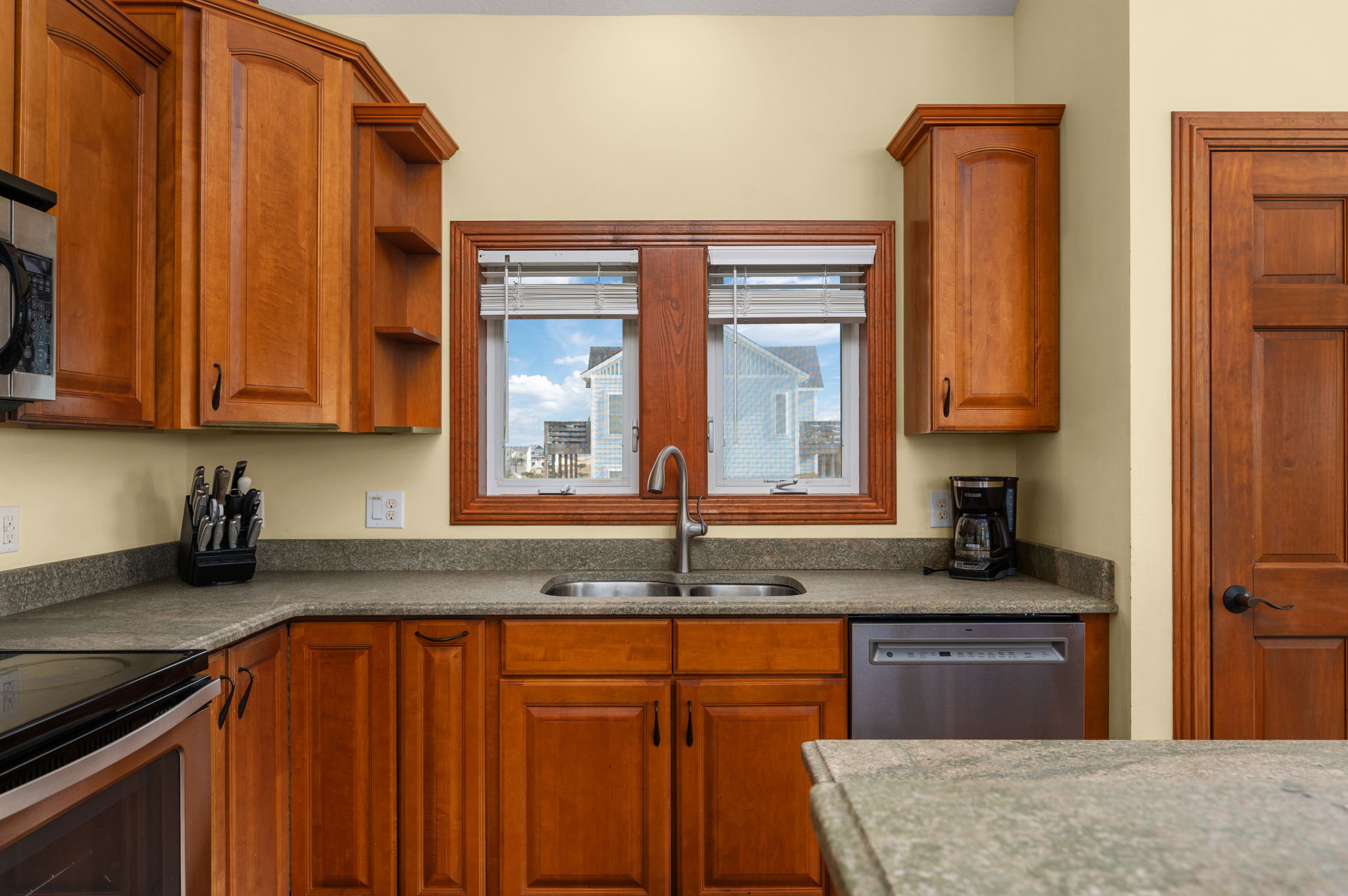 25203-Bold-Dune-TL-Kitchen-V3