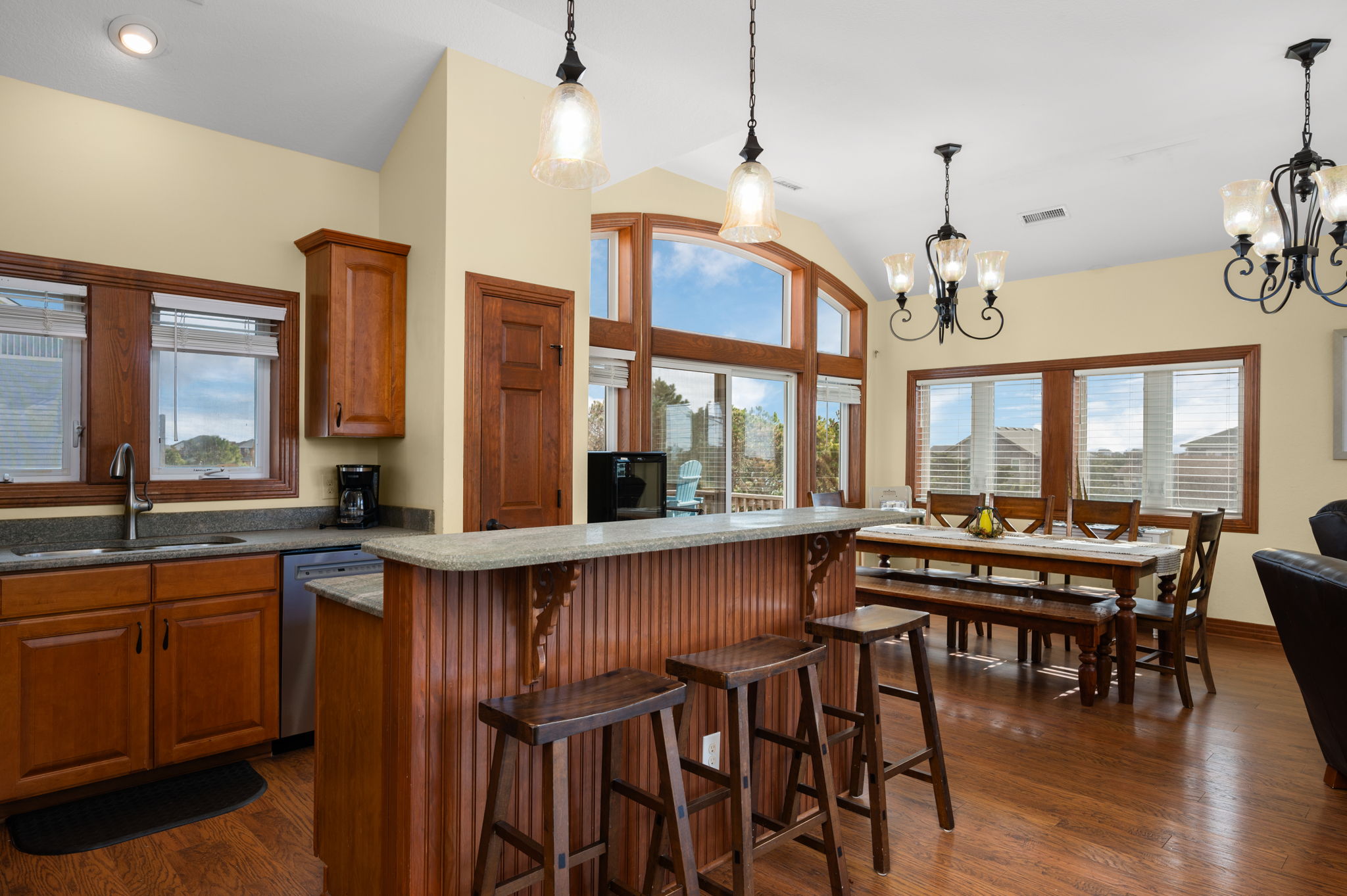 25203-Bold-Dune-TL-Kitchen-V4