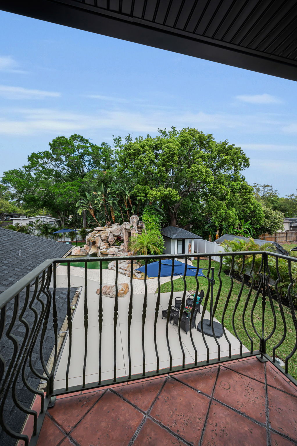 Upper Level Primary Bedroom1f Balcony