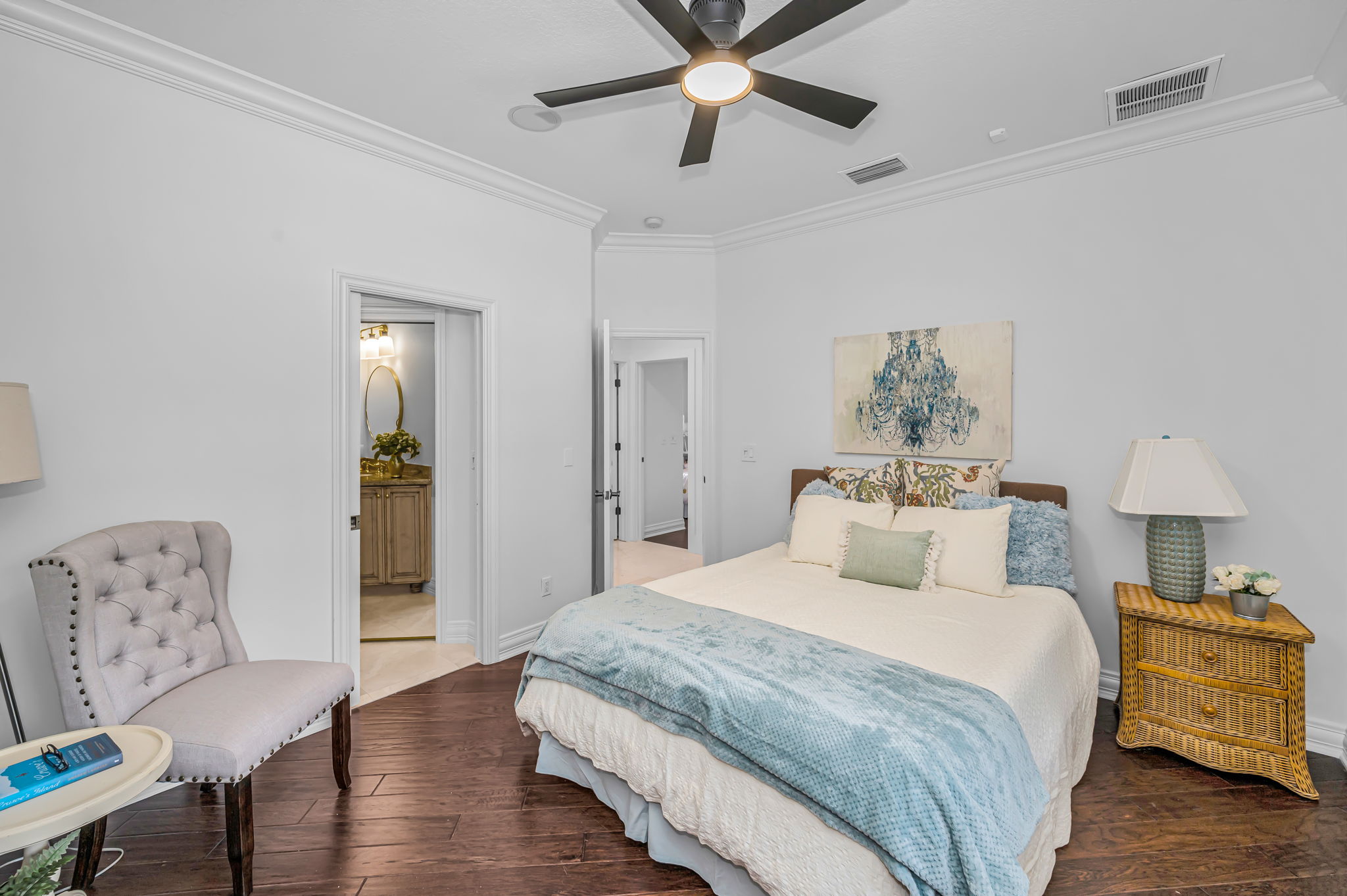 First Floor Guest Bedroom2a