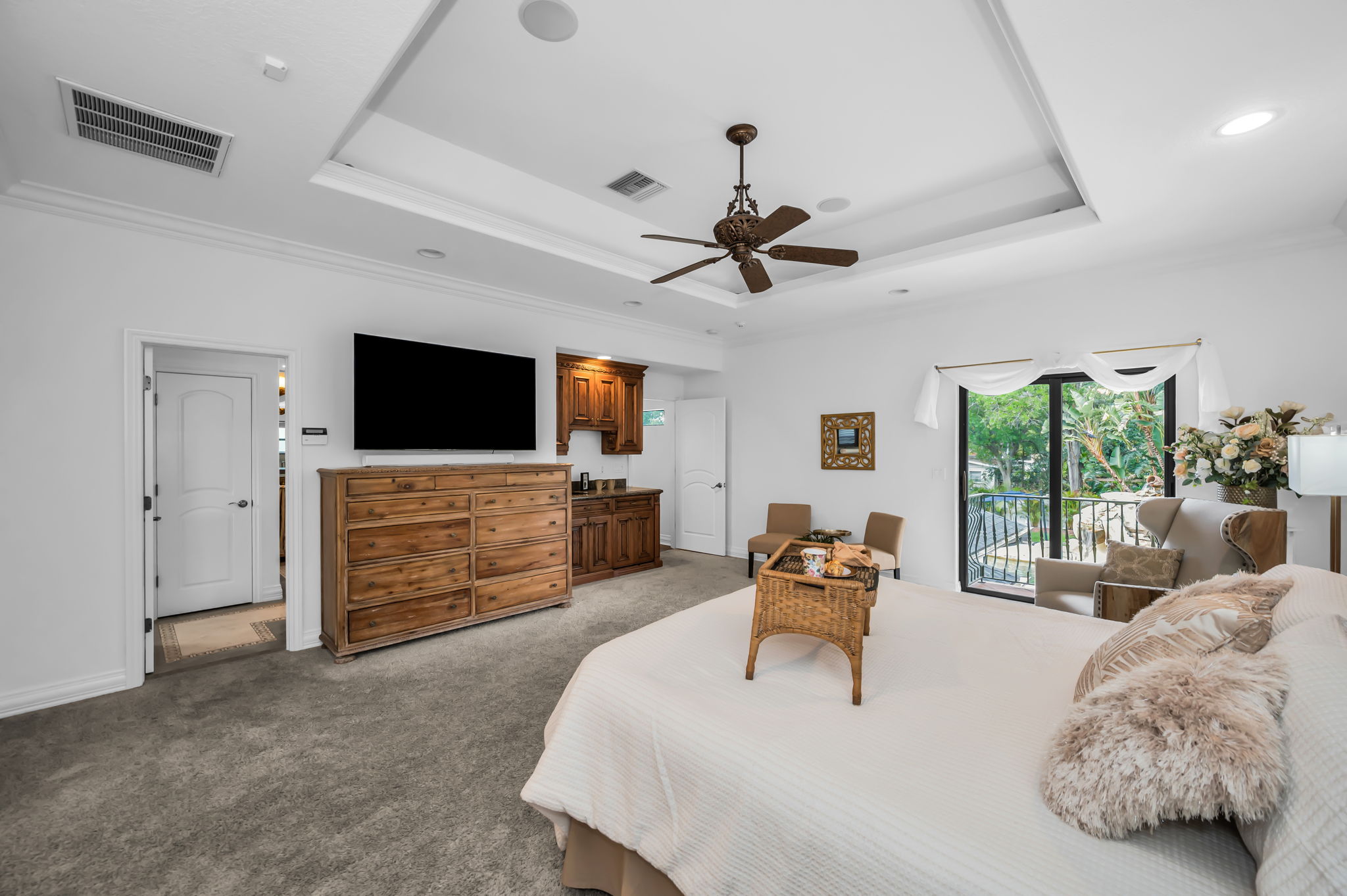 Upper Level Primary Bedroom1d