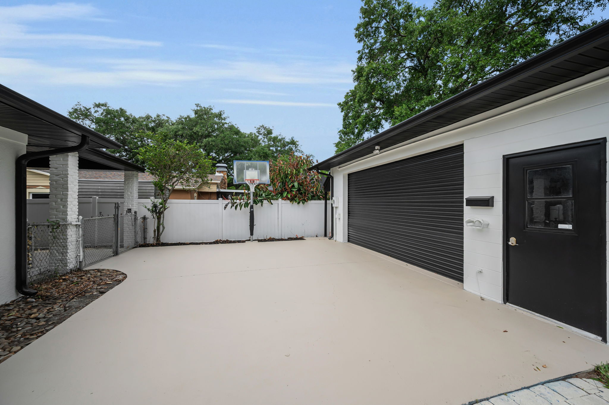 Rear Garage1a