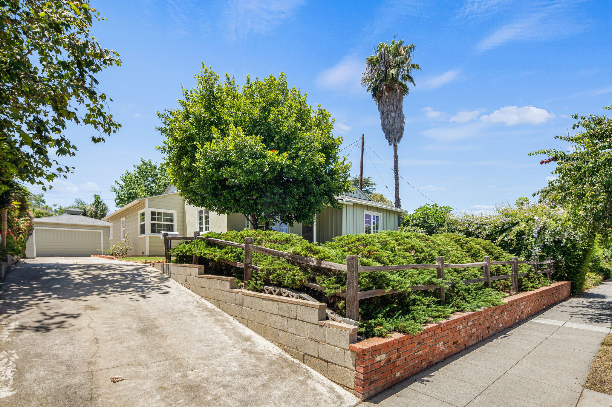  2522 33rd St, Santa Monica, CA 90405, US