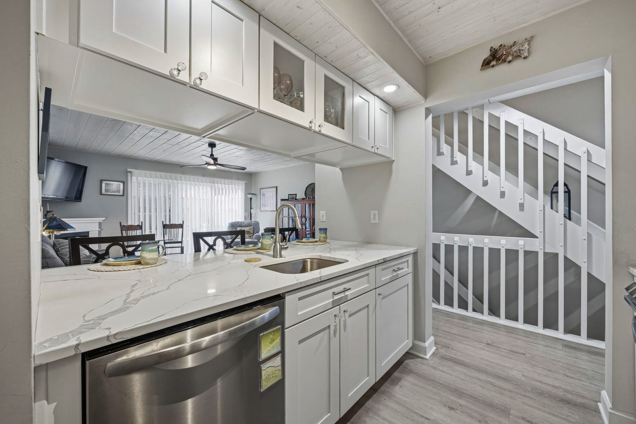 DJ.B. - 2522 Dahlia Way 60C, Columbus-13