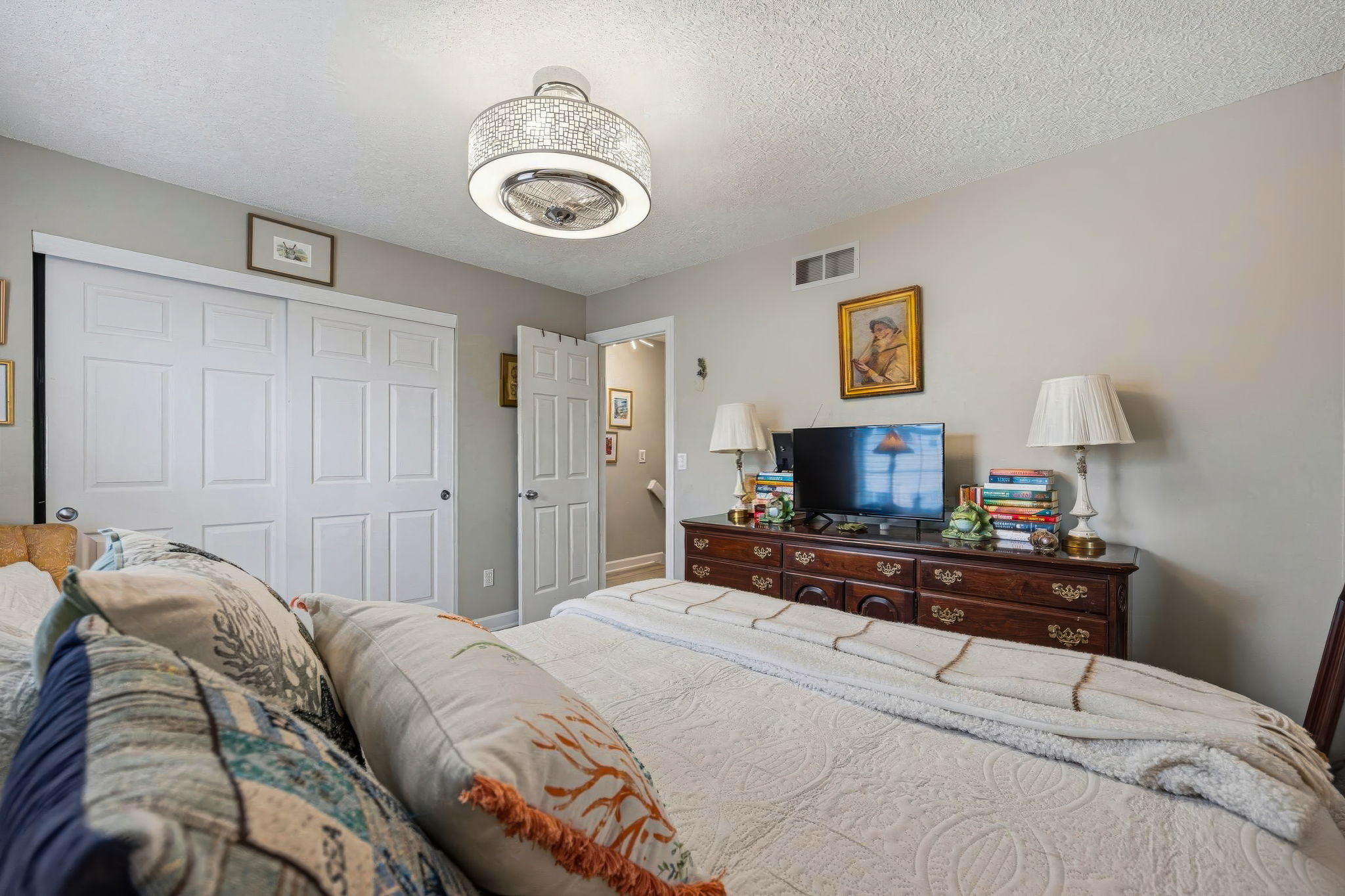 DJ.B. - 2522 Dahlia Way 60C, Columbus-21