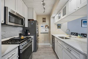 DJ.B. - 2522 Dahlia Way 60C, Columbus-8