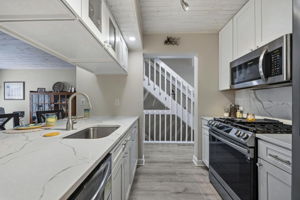 DJ.B. - 2522 Dahlia Way 60C, Columbus-14