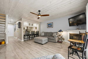 DJ.B. - 2522 Dahlia Way 60C, Columbus-18