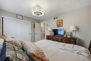 DJ.B. - 2522 Dahlia Way 60C, Columbus-21