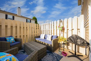 DJ.B. - 2522 Dahlia Way 60C, Columbus-40