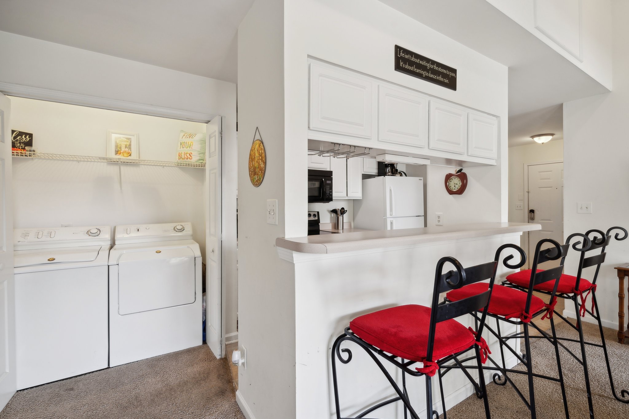 Kitchen/Breakfast Bar