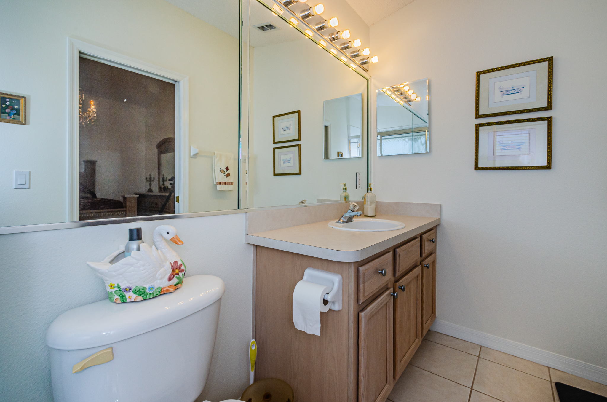 Master Bathroom 1B