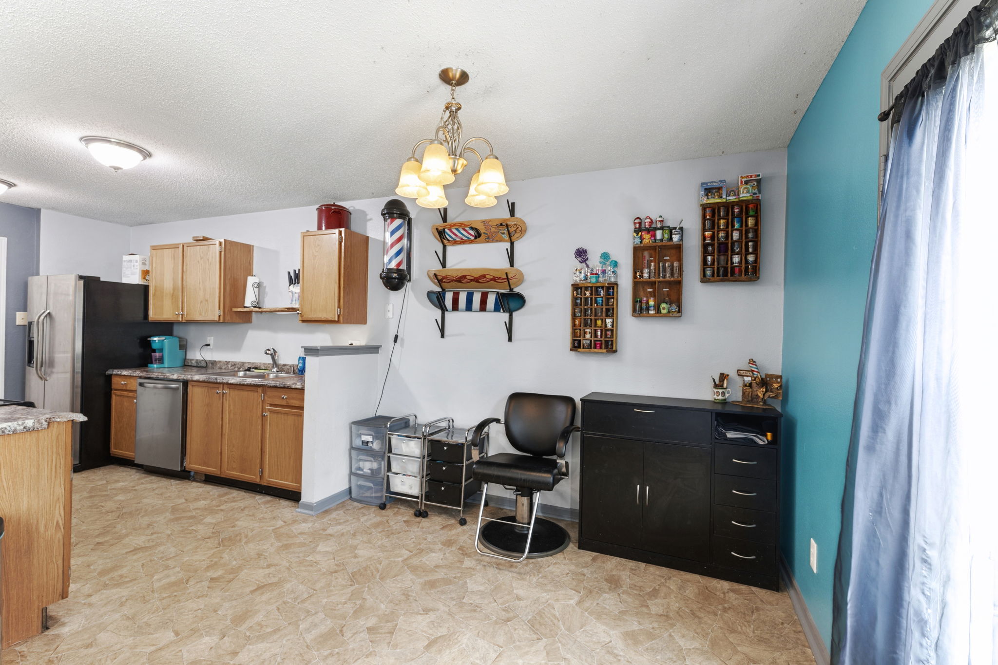  Photo 12