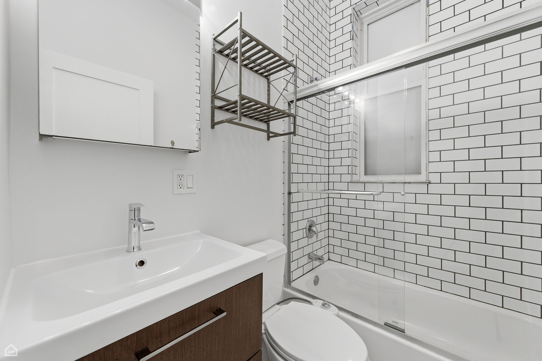 2523 W Chicago Ave - Brady Miller_008