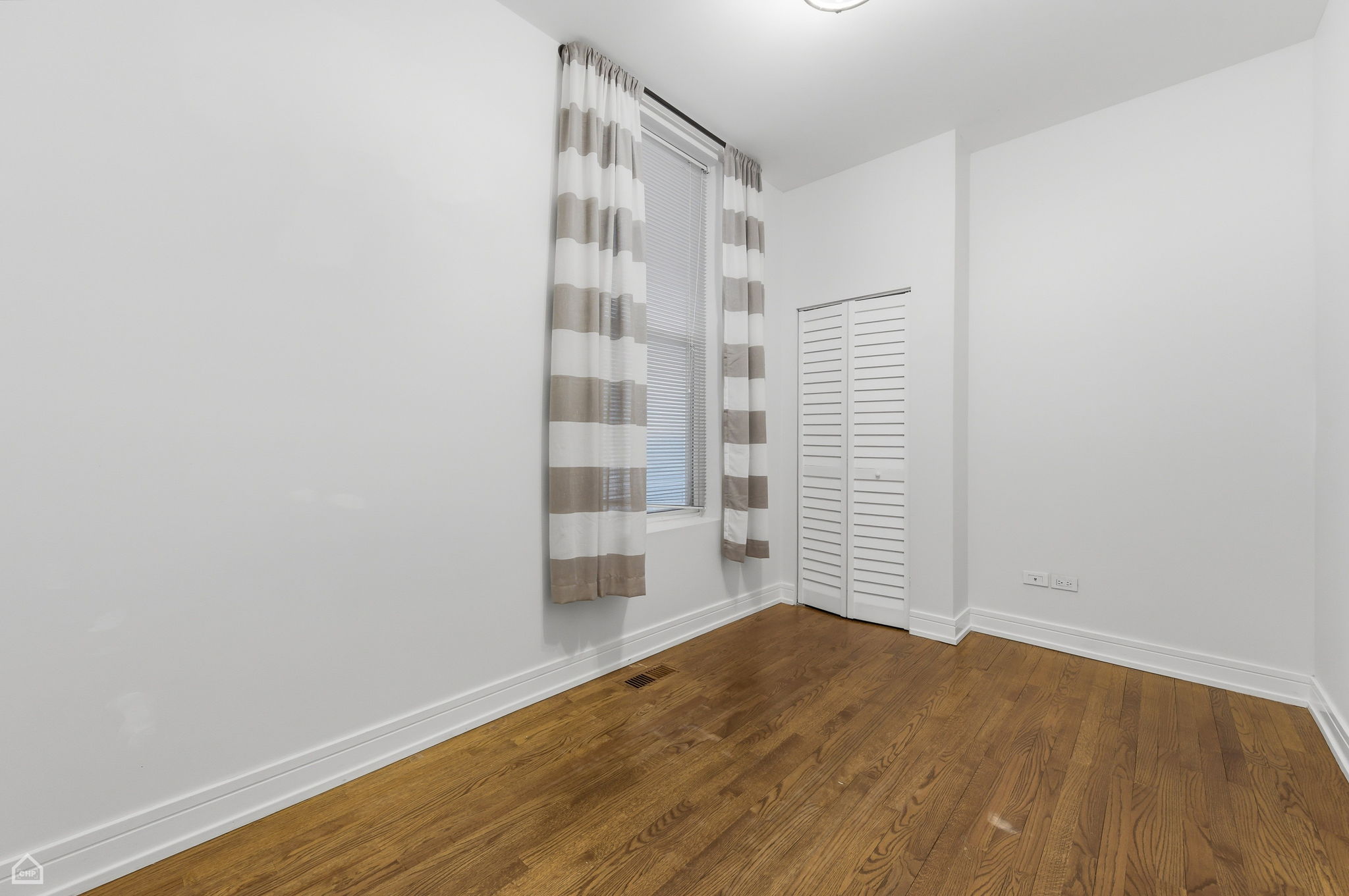 2523 W Chicago Ave - Brady Miller_011