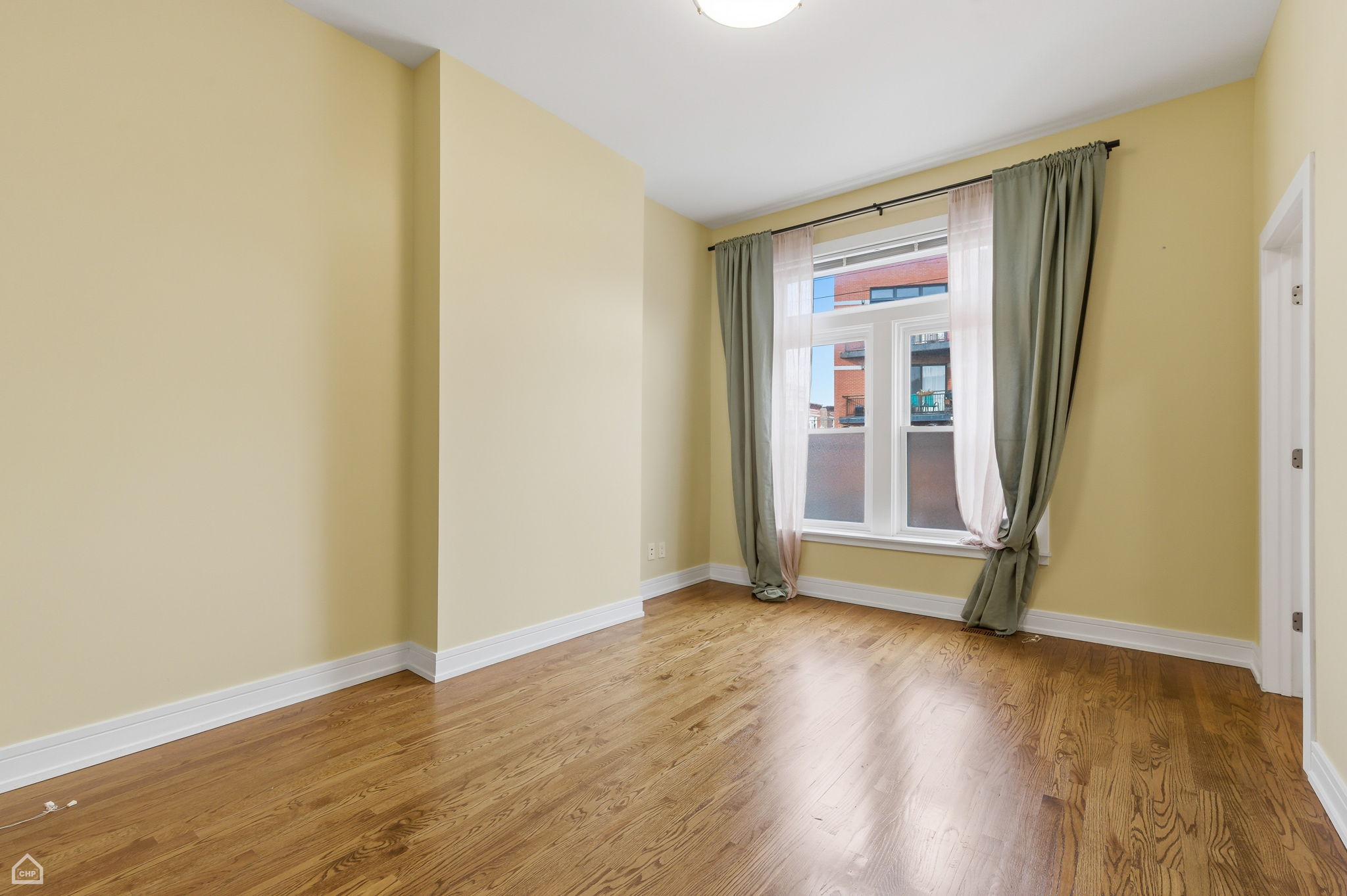 2523 W Chicago Ave 2 - Brady Miller_005