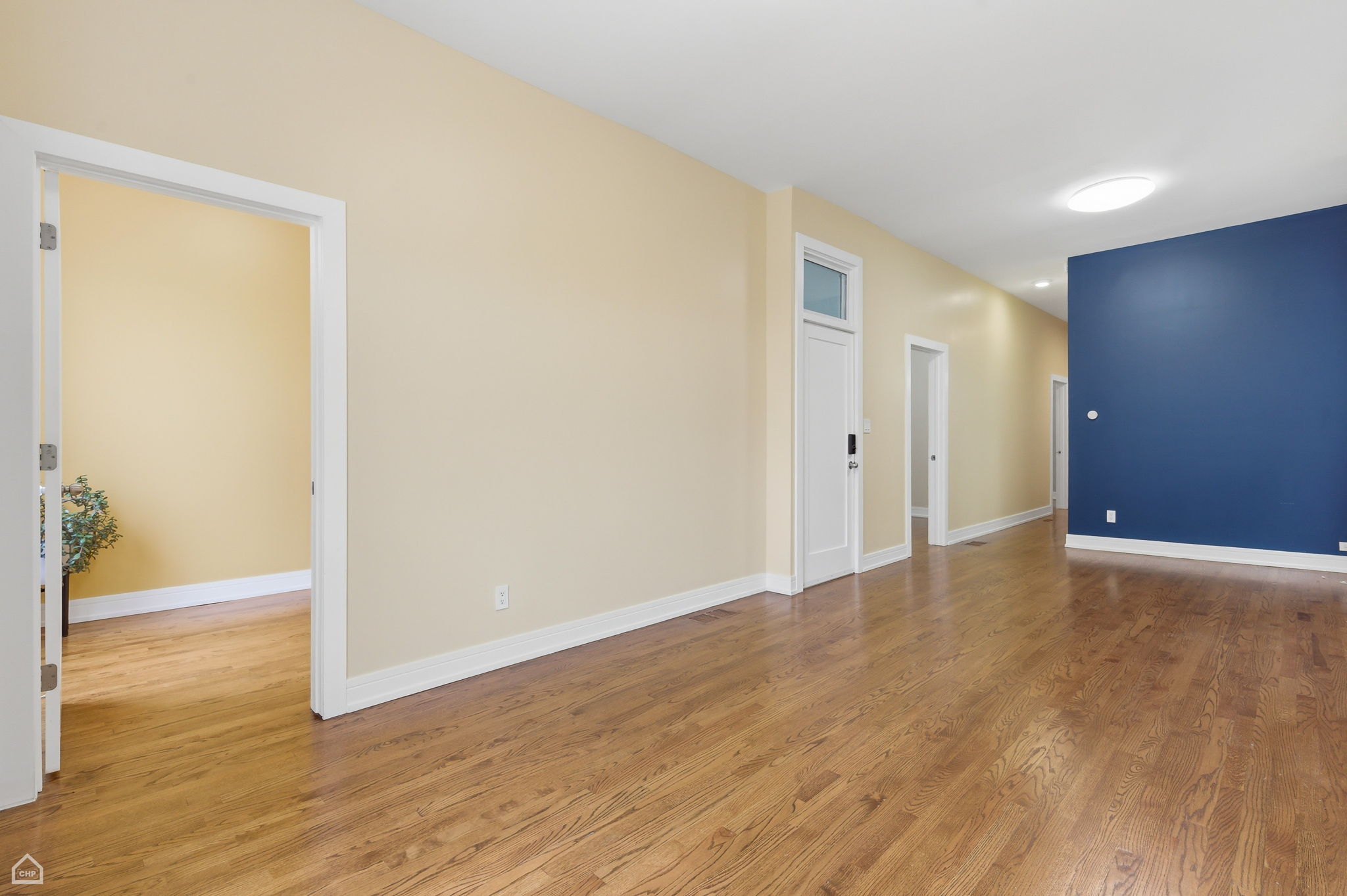 2523 W Chicago Ave 2 - Brady Miller_006