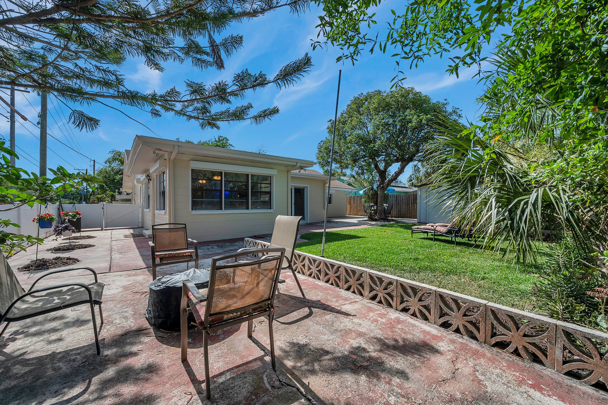  Photo 12