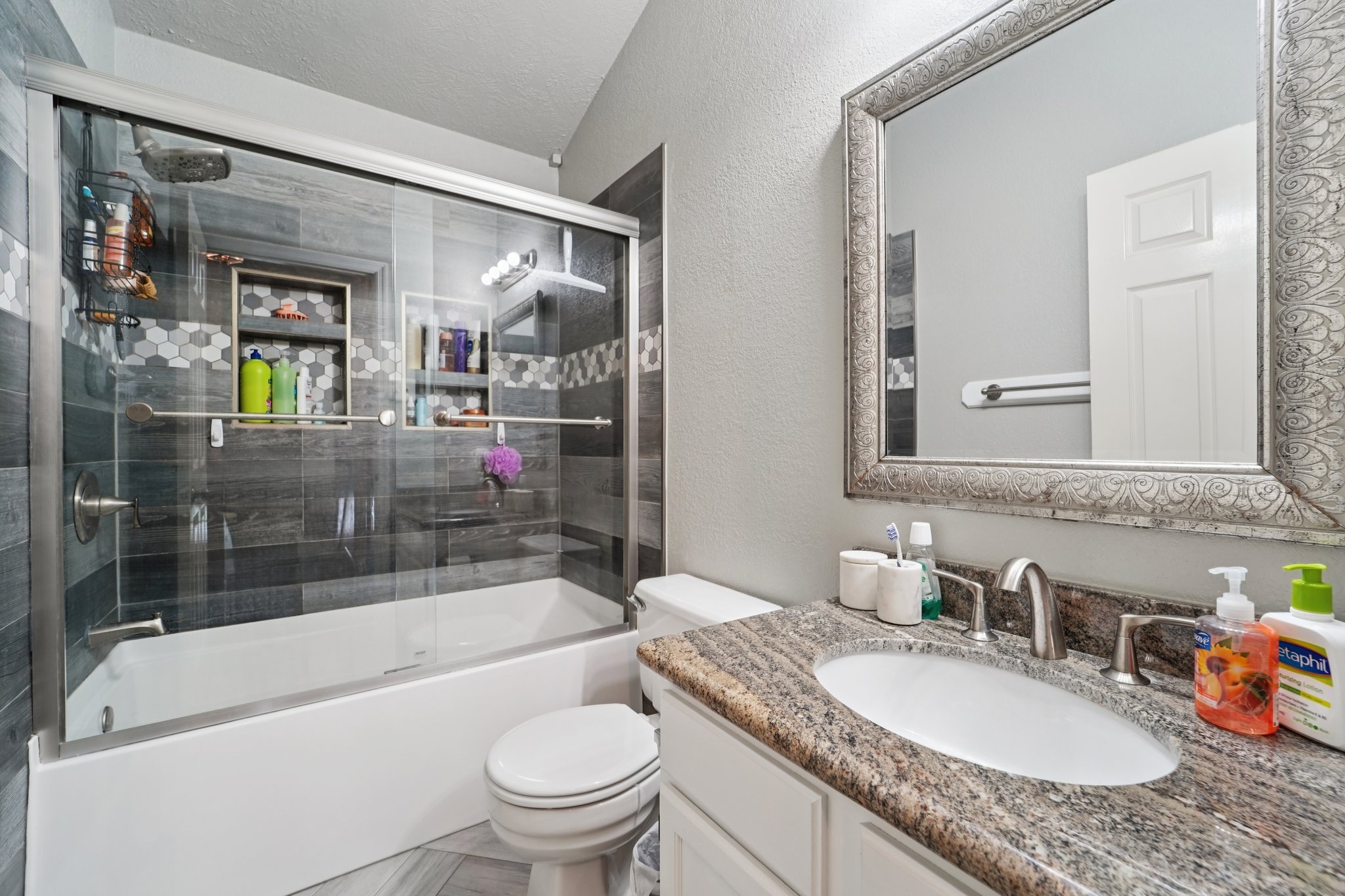Sawyer Dr-S1508-025.jpg