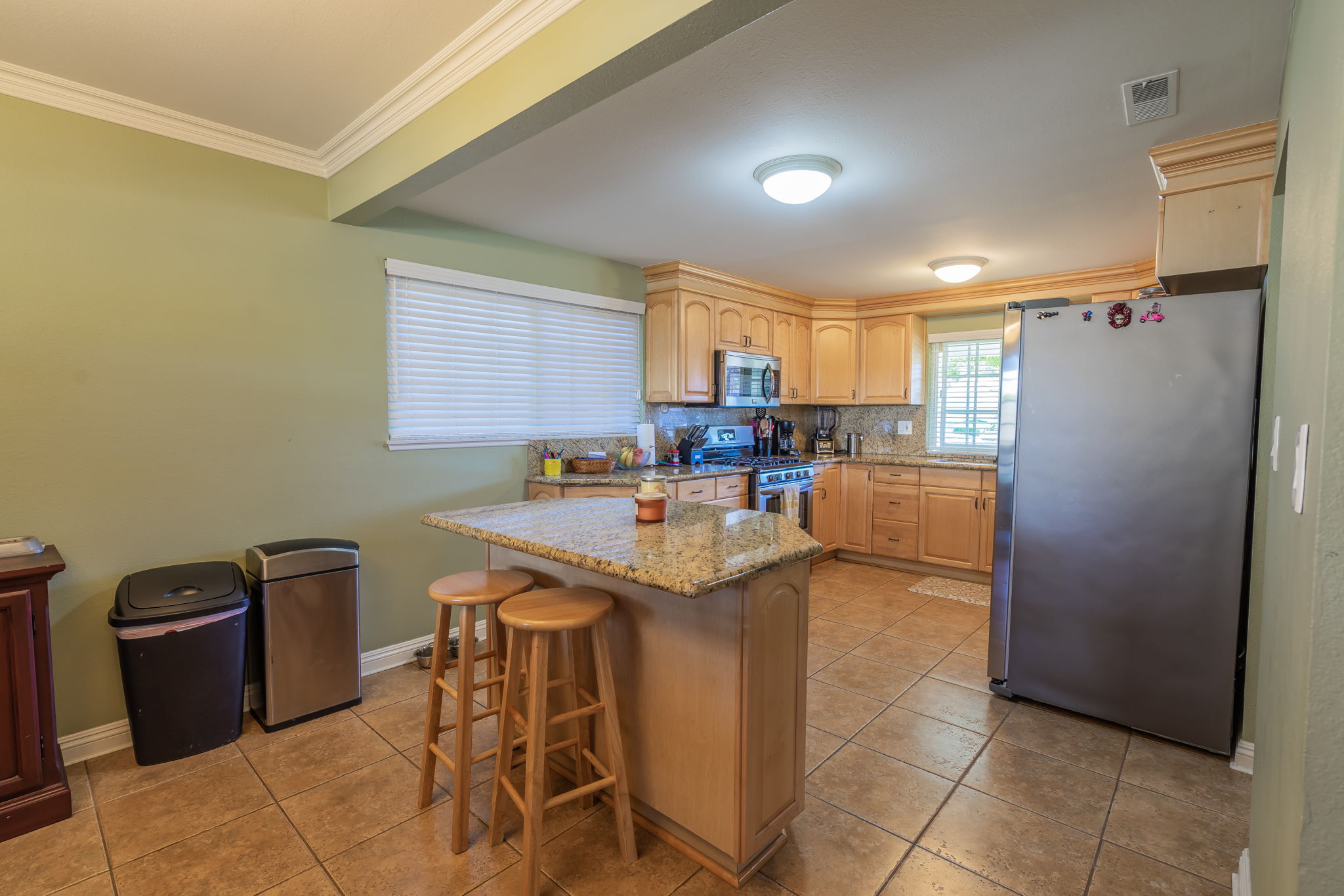 Kitchen/Eating Area