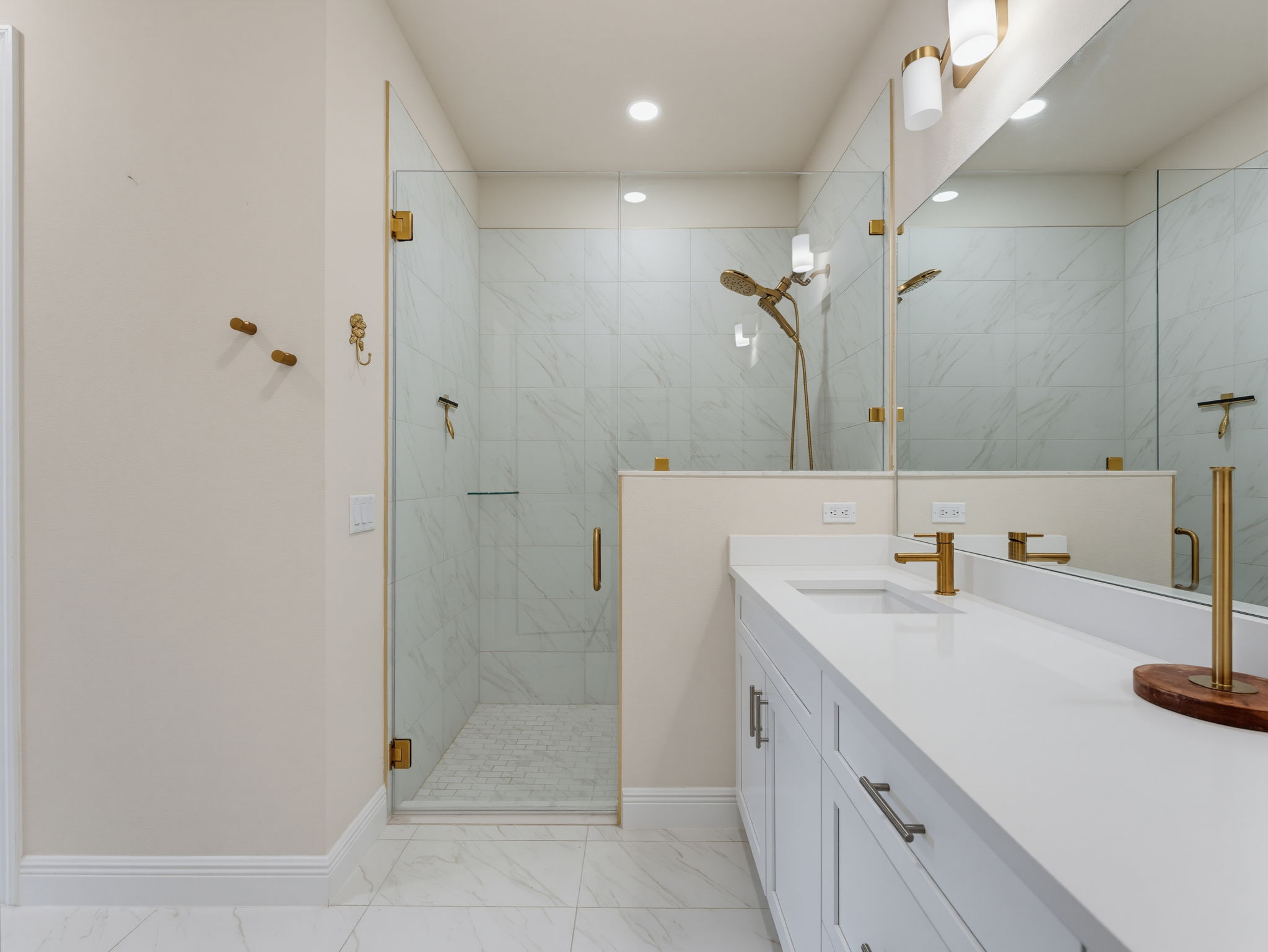  Photo 37