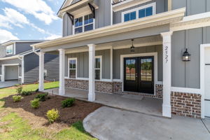 Front Porch/Entrance