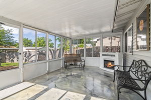 Screened-in Porch