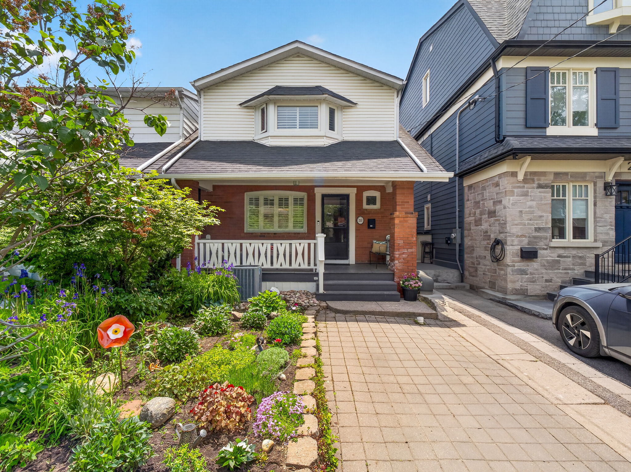 253 Briar Hill Ave Toronto, ON M4R 1J2