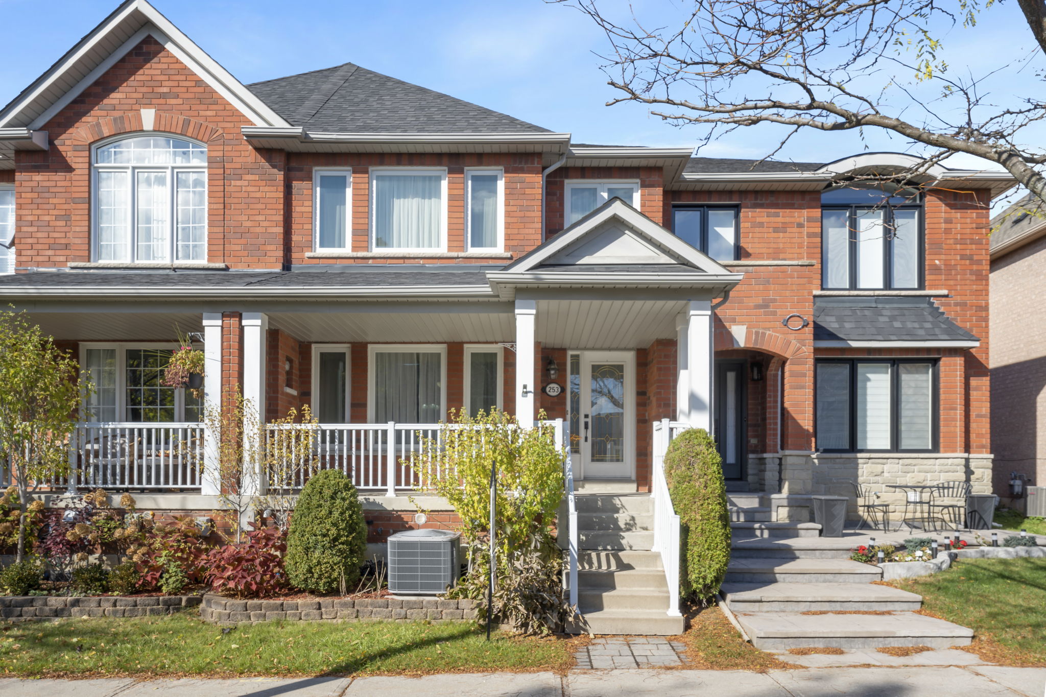 253 Equator Crescent Vaughan, ON L6A 2X9
