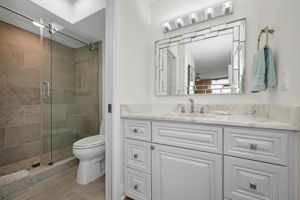 Master Bathroom1a