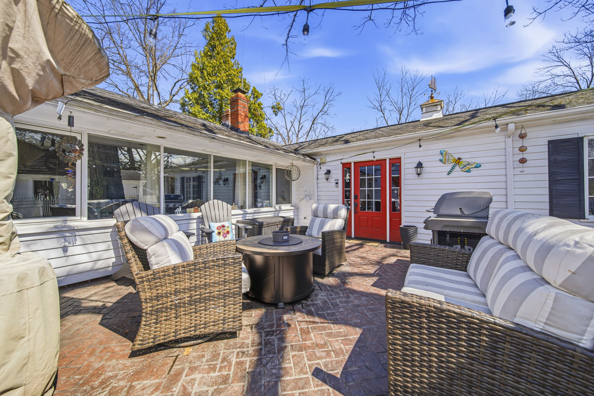 25301 Wolf Rd, Bay Village, OH 44140 | CC MEDIA LLC