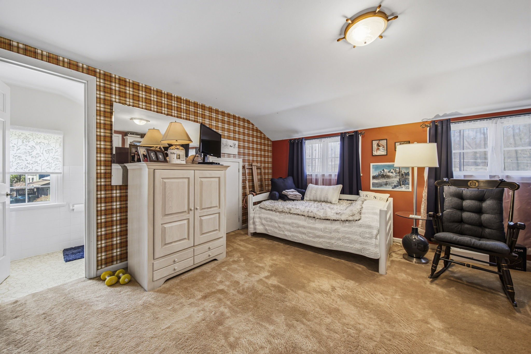 25301 Wolf Rd, Bay Village, OH 44140 | CC MEDIA LLC