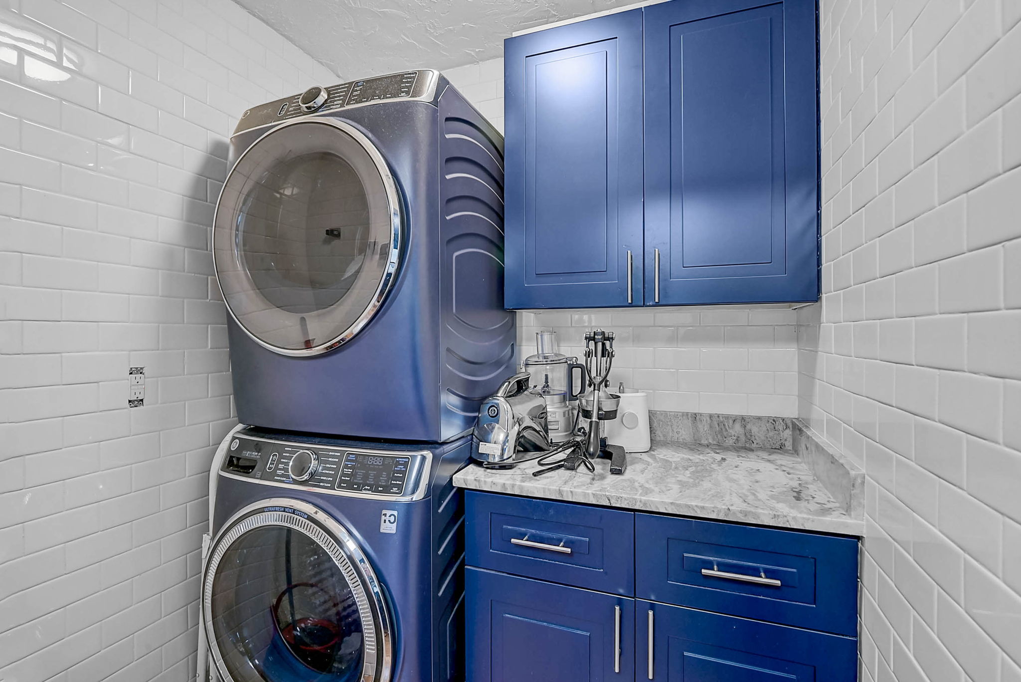 2531 Portland St-23