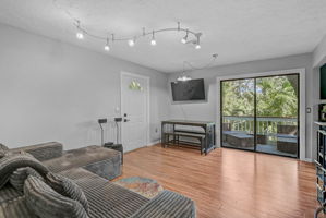 2531 Portland St-26