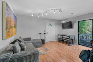 2531 Portland St-27