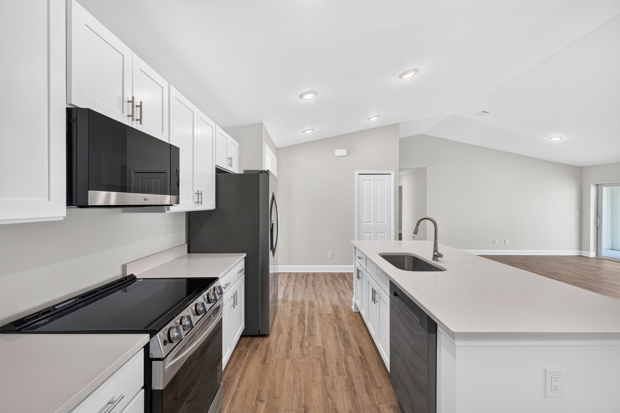 Kitchen 1 of 2