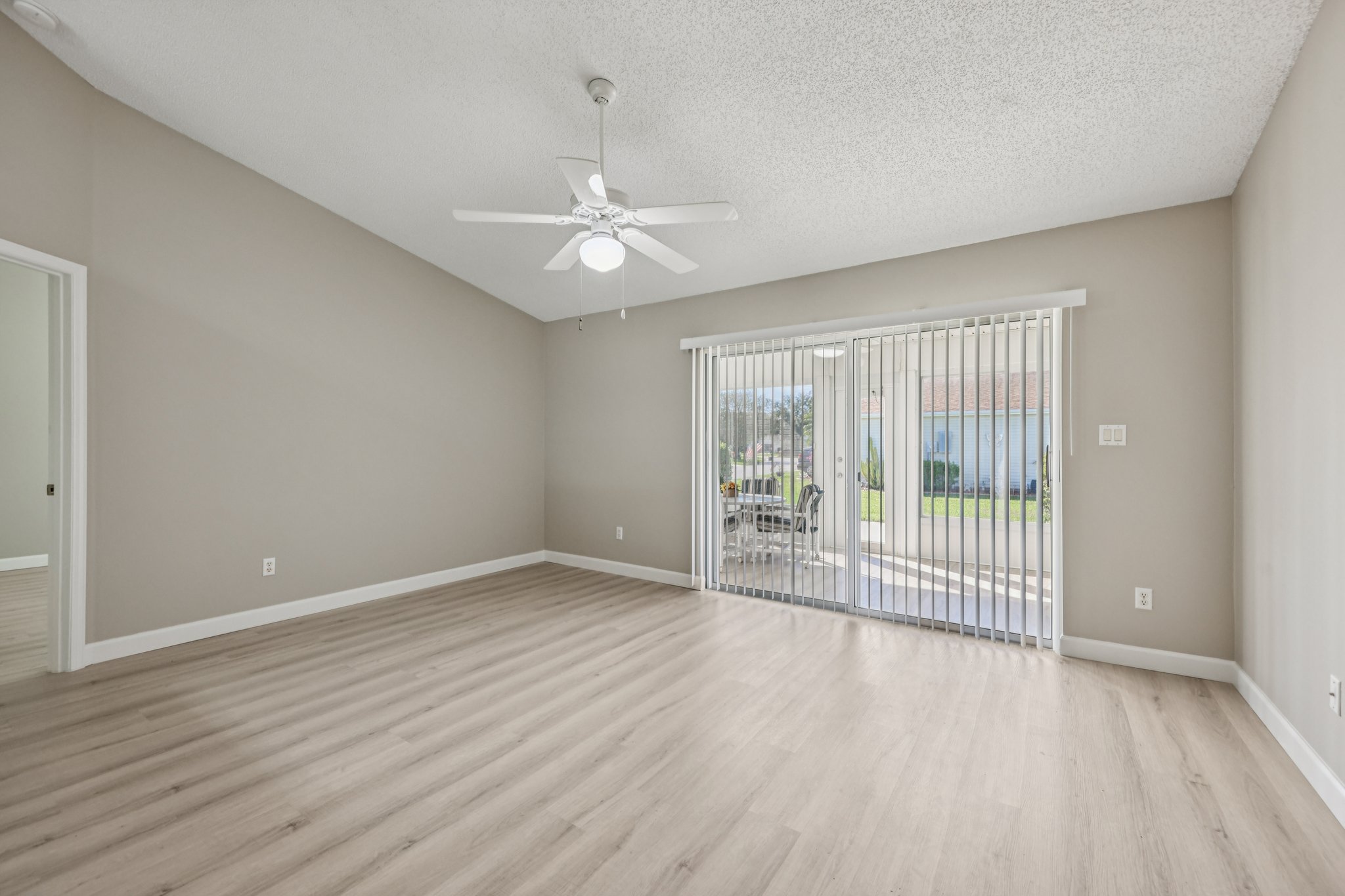 Hibiscus St-S1211-006.jpg