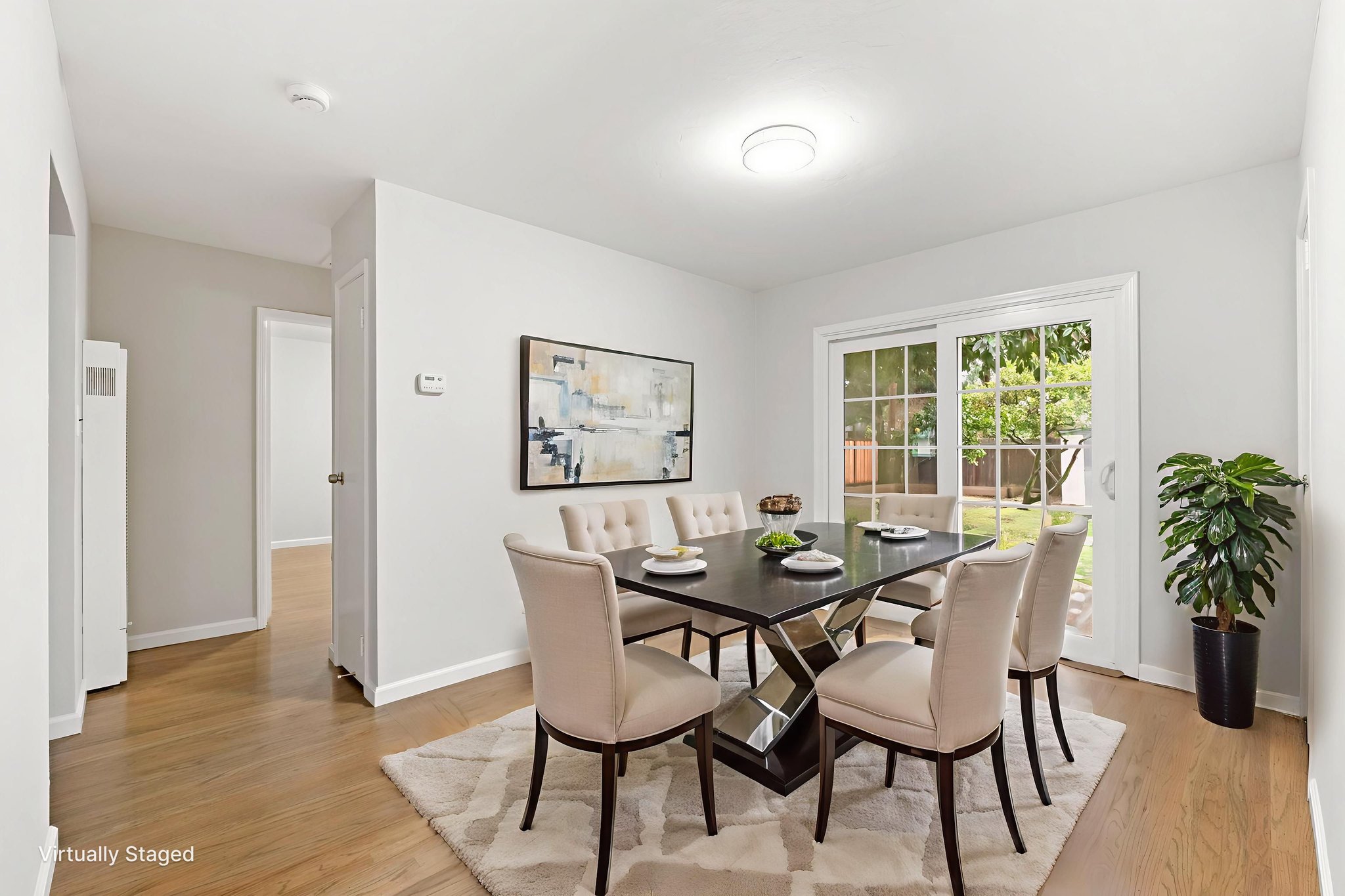 DSC09765 virtually staged.jpeg