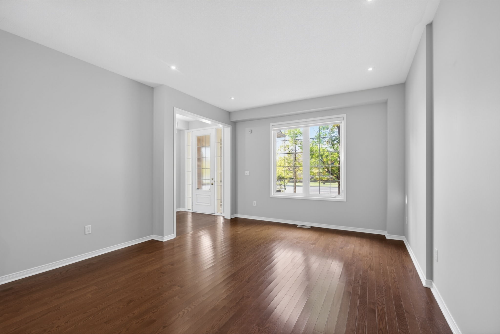 2537 Postmaster Dr Oakville, ON L6M 0L6