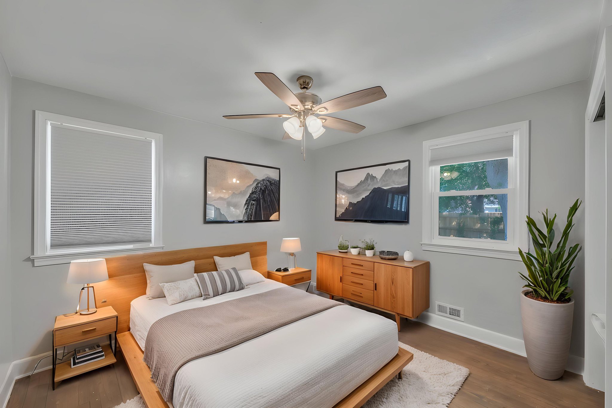 DSC_6748 virtually staged.jpeg