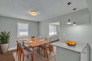 DSC_6701 virtually staged.jpeg