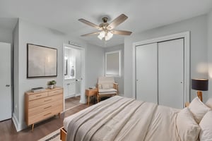 DSC_6745 virtually staged.jpeg